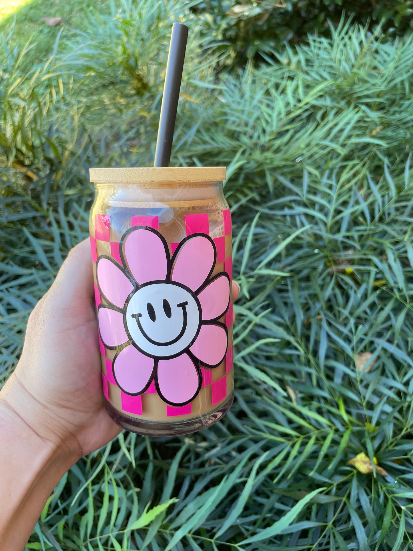 happy checkered flower glass tumbler