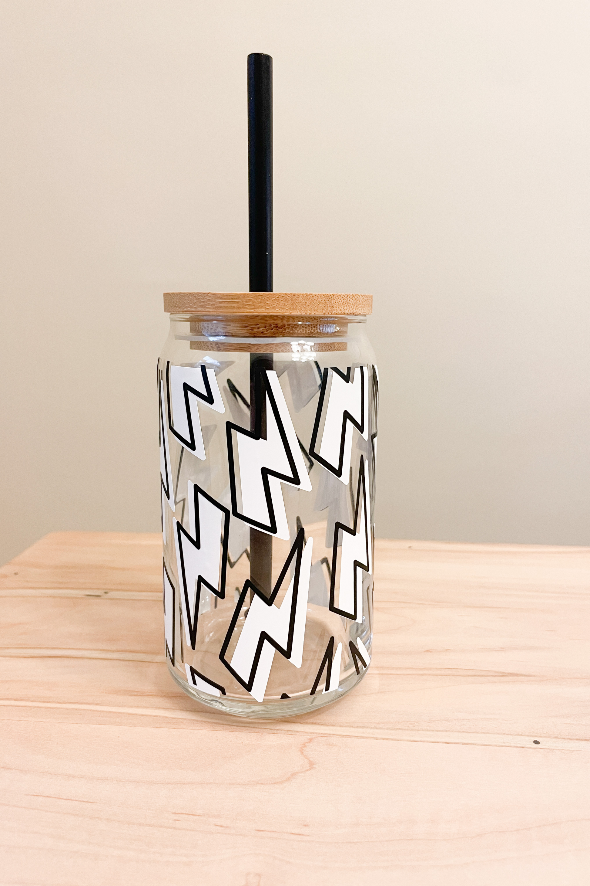 retro smiley face glass tumbler – Kathryn Grace Letters